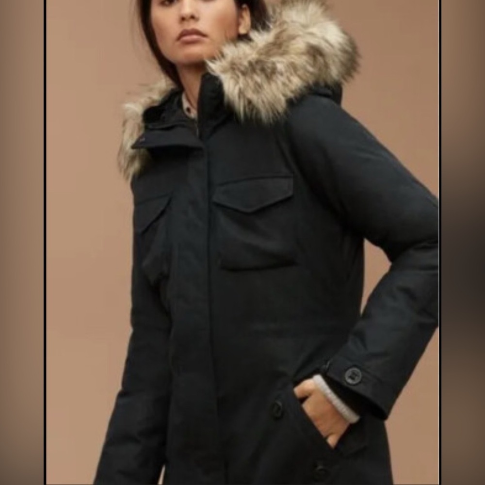 Aritzia Community Paradigm Parka Black Hooded Puffer Jacket sz Small Goose Down